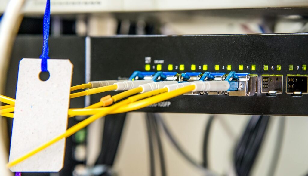 Contacto fibra óptica