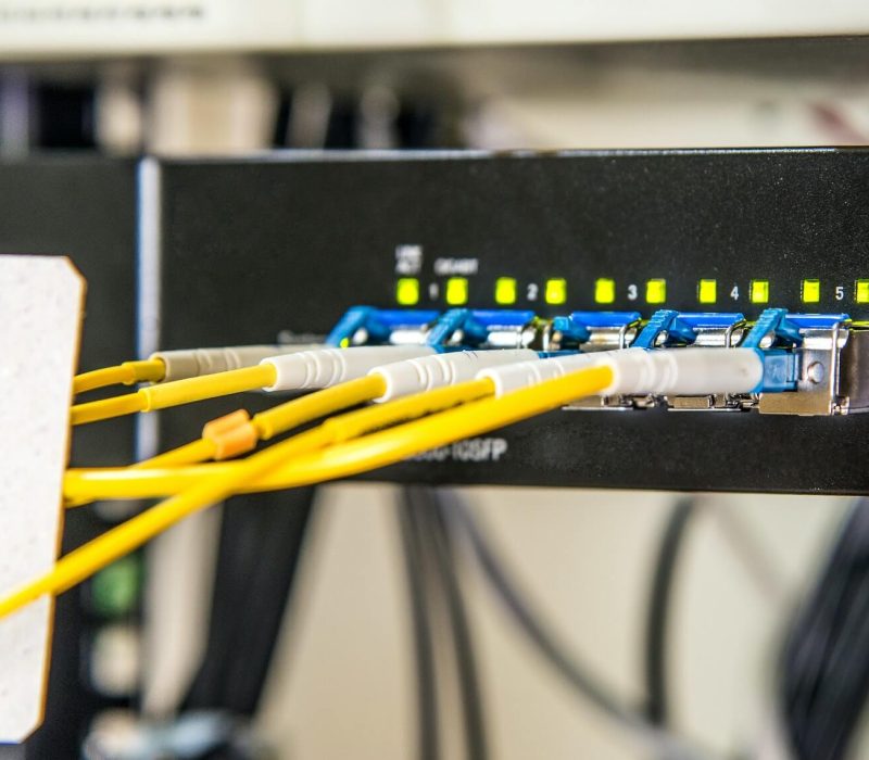 Contacto fibra óptica